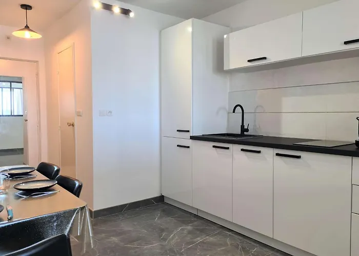 4 Couchages Cap D'agde Ct800-070 * Agde